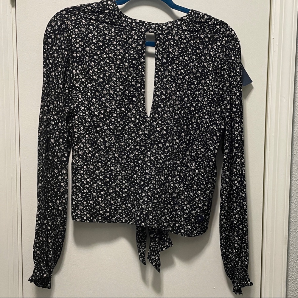 Abercrombie & Fitch Black and White Floral Top